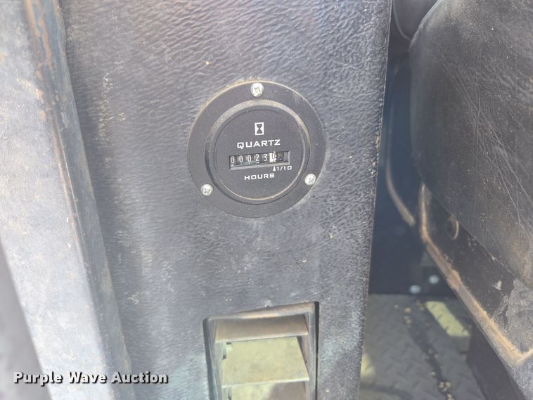 image for item ER5119 1979 John Deere 690B excavator