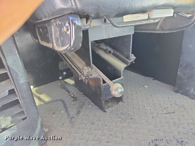 image for item ER5119 1979 John Deere 690B excavator