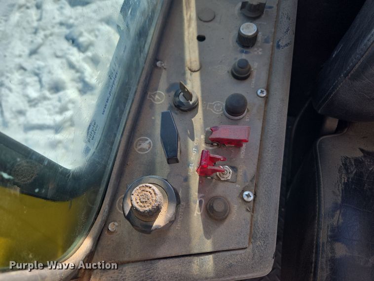 image for item ER5119 1979 John Deere 690B excavator