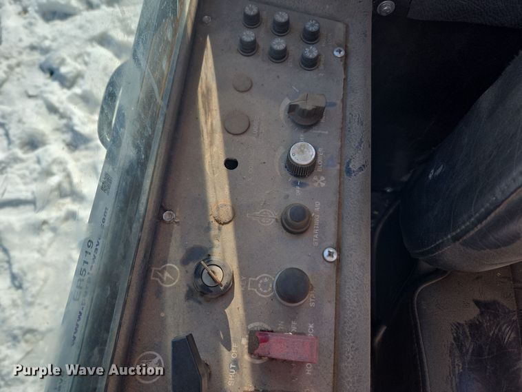 image for item ER5119 1979 John Deere 690B excavator