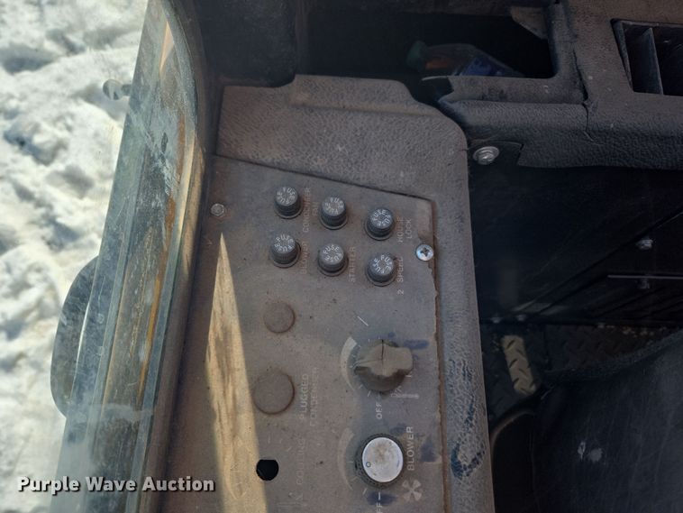 image for item ER5119 1979 John Deere 690B excavator