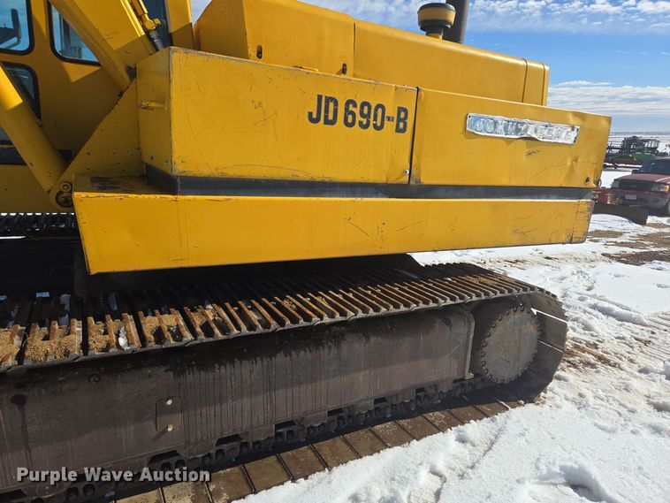 image for item ER5119 1979 John Deere 690B excavator