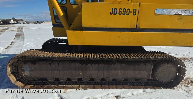 image for item ER5119 1979 John Deere 690B excavator