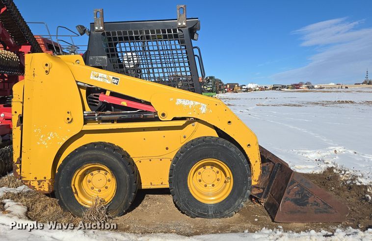 image for item ER5123 2013 Caterpillar 236B3 skid steer loader