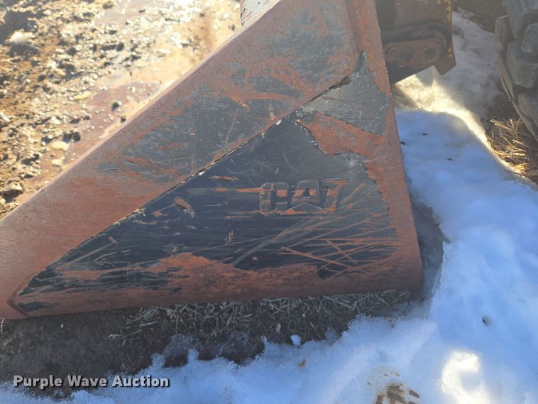 image for item ER5123 2013 Caterpillar 236B3 skid steer loader