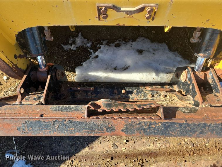 image for item ER5123 2013 Caterpillar 236B3 skid steer loader