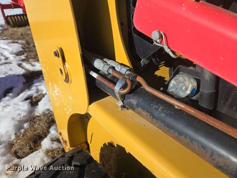 image for item ER5123 2013 Caterpillar 236B3 skid steer loader