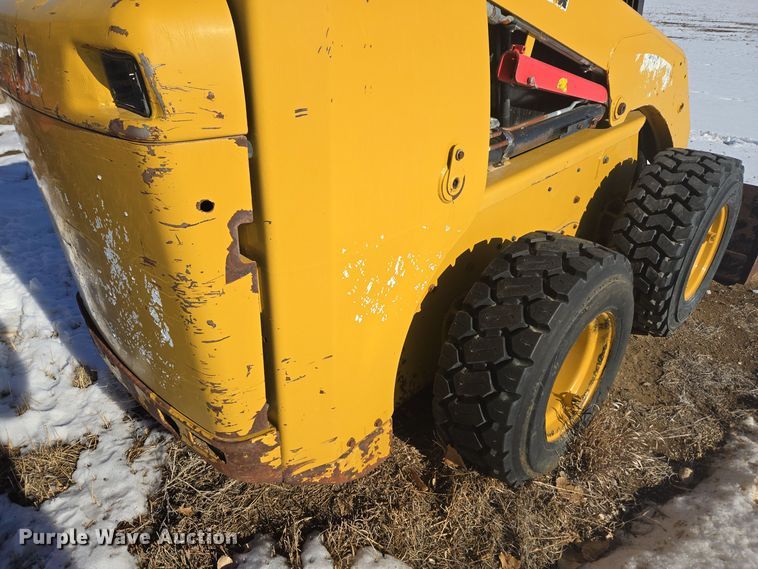 image for item ER5123 2013 Caterpillar 236B3 skid steer loader