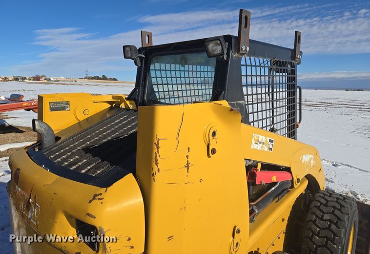 image for item ER5123 2013 Caterpillar 236B3 skid steer loader