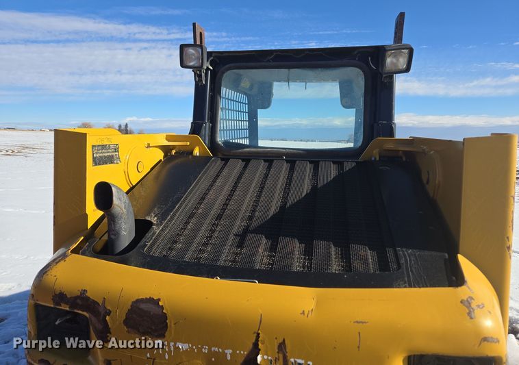 image for item ER5123 2013 Caterpillar 236B3 skid steer loader