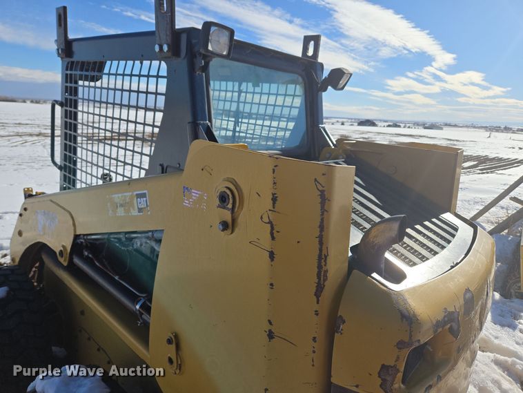 image for item ER5123 2013 Caterpillar 236B3 skid steer loader