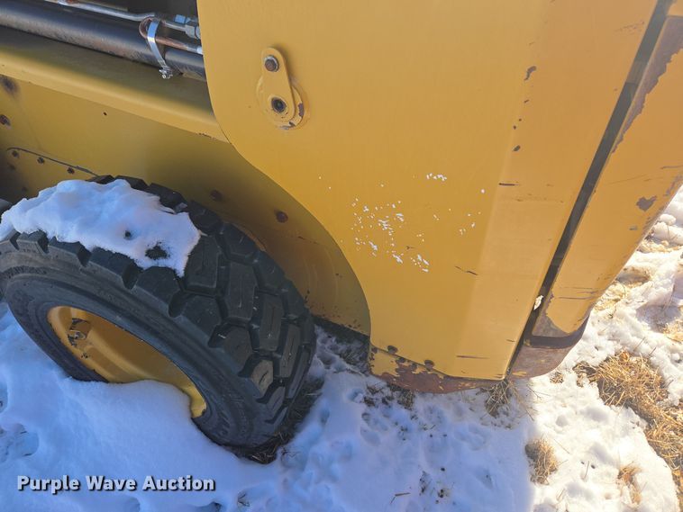 image for item ER5123 2013 Caterpillar 236B3 skid steer loader