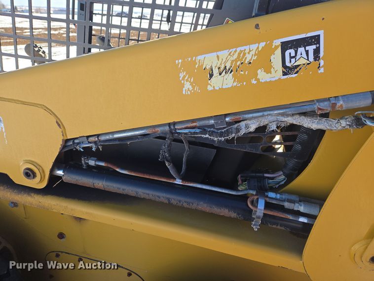 image for item ER5123 2013 Caterpillar 236B3 skid steer loader