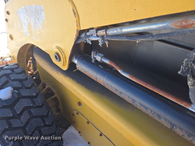 image for item ER5123 2013 Caterpillar 236B3 skid steer loader