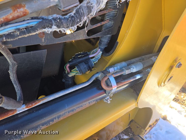 image for item ER5123 2013 Caterpillar 236B3 skid steer loader