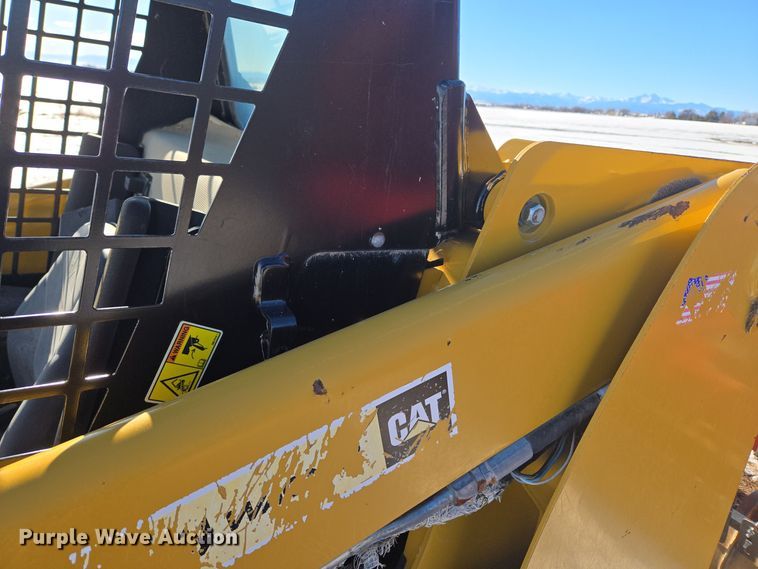 image for item ER5123 2013 Caterpillar 236B3 skid steer loader