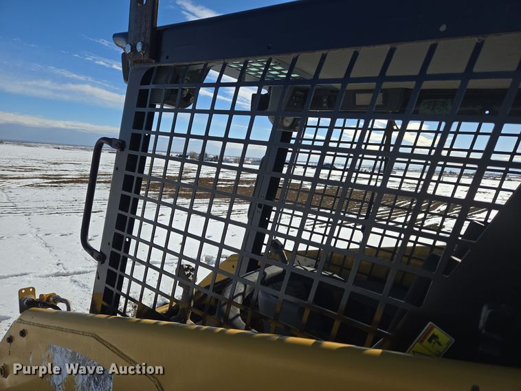 image for item ER5123 2013 Caterpillar 236B3 skid steer loader