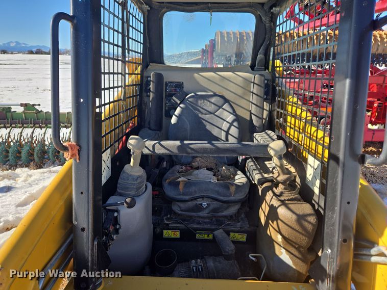 image for item ER5123 2013 Caterpillar 236B3 skid steer loader