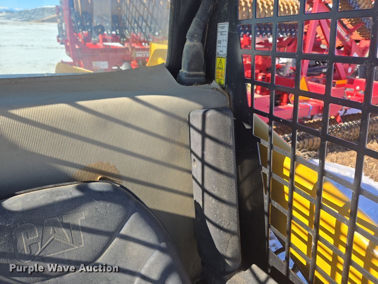 image for item ER5123 2013 Caterpillar 236B3 skid steer loader