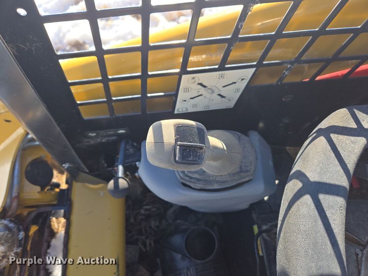 image for item ER5123 2013 Caterpillar 236B3 skid steer loader