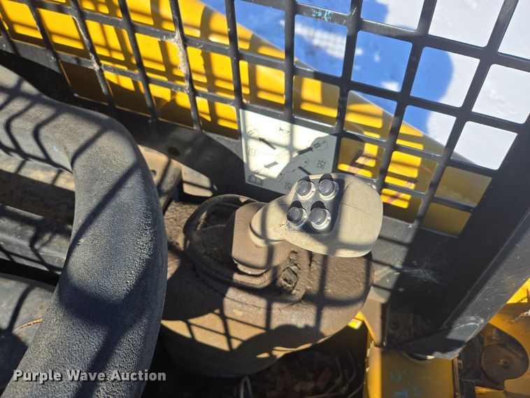 image for item ER5123 2013 Caterpillar 236B3 skid steer loader