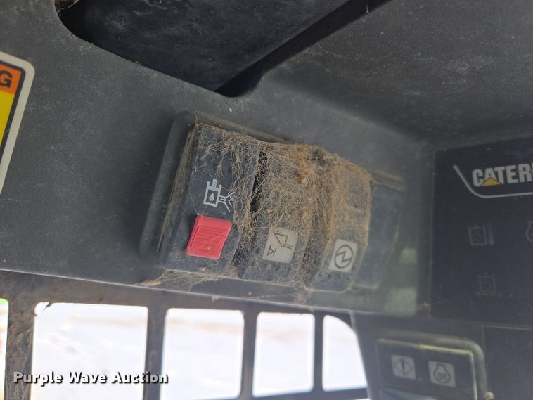 image for item ER5123 2013 Caterpillar 236B3 skid steer loader