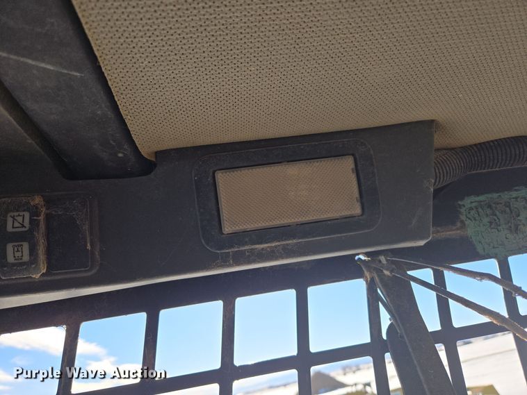 image for item ER5123 2013 Caterpillar 236B3 skid steer loader