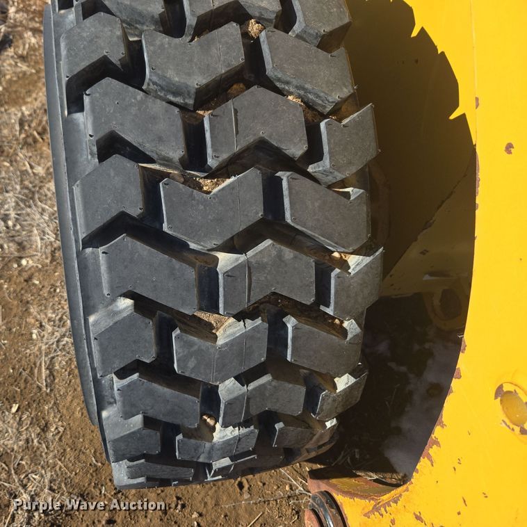 image for item ER5123 2013 Caterpillar 236B3 skid steer loader