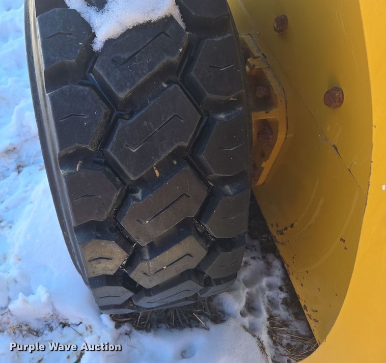 image for item ER5123 2013 Caterpillar 236B3 skid steer loader