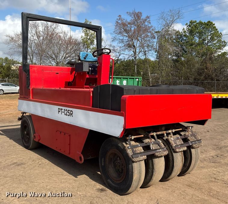 image for item EY9891 2002 Ingersoll Rand PT-125R pneumatic roller