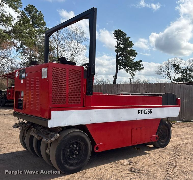 image for item EY9891 2002 Ingersoll Rand PT-125R pneumatic roller