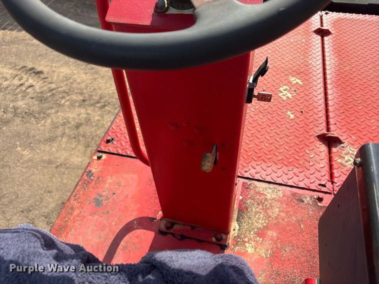 image for item EY9891 2002 Ingersoll Rand PT-125R pneumatic roller