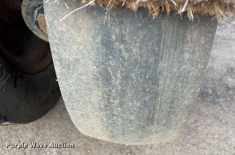 image for item EY9891 2002 Ingersoll Rand PT-125R pneumatic roller