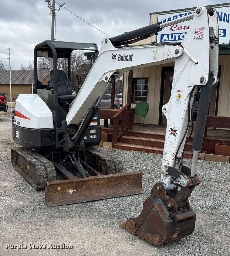 image for item EY9897 2012 Bobcat E32 mini excavator
