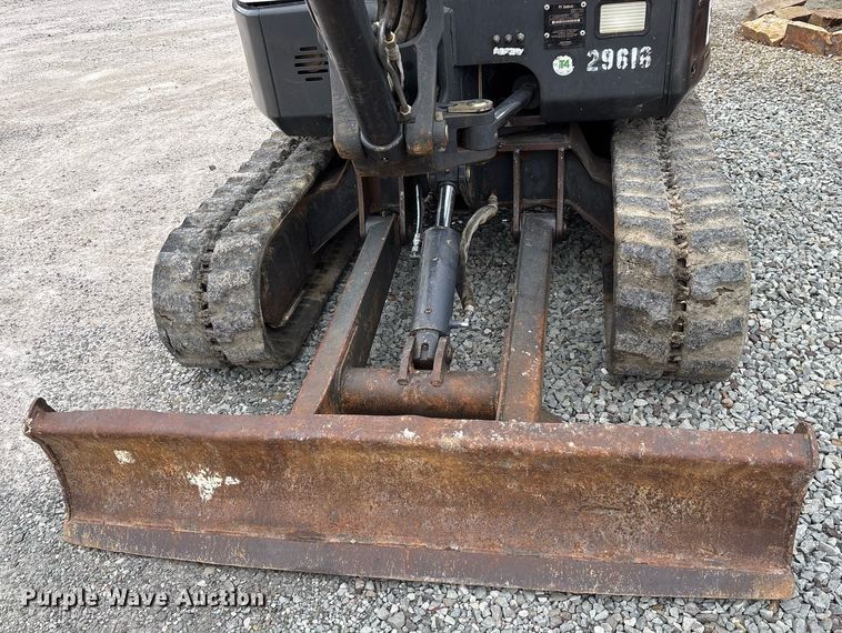 image for item EY9897 2012 Bobcat E32 mini excavator