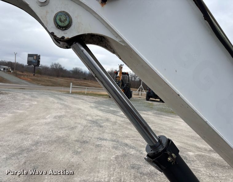 image for item EY9897 2012 Bobcat E32 mini excavator