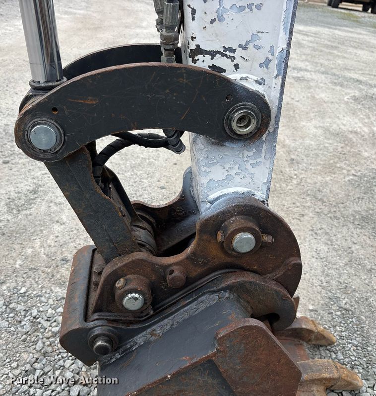 image for item EY9897 2012 Bobcat E32 mini excavator