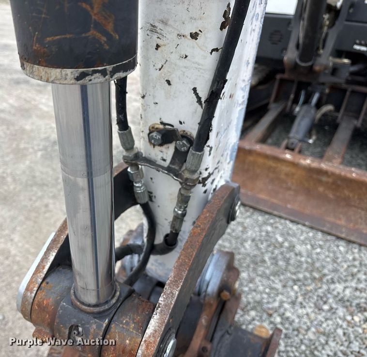 image for item EY9897 2012 Bobcat E32 mini excavator