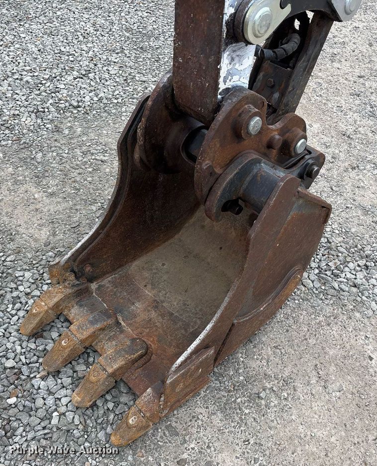 image for item EY9897 2012 Bobcat E32 mini excavator