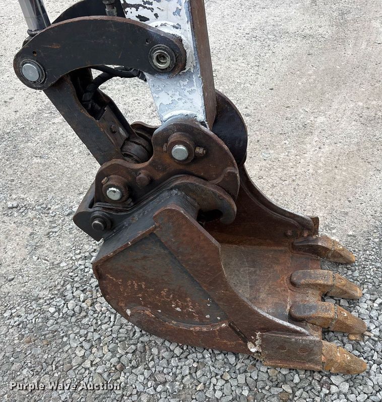 image for item EY9897 2012 Bobcat E32 mini excavator