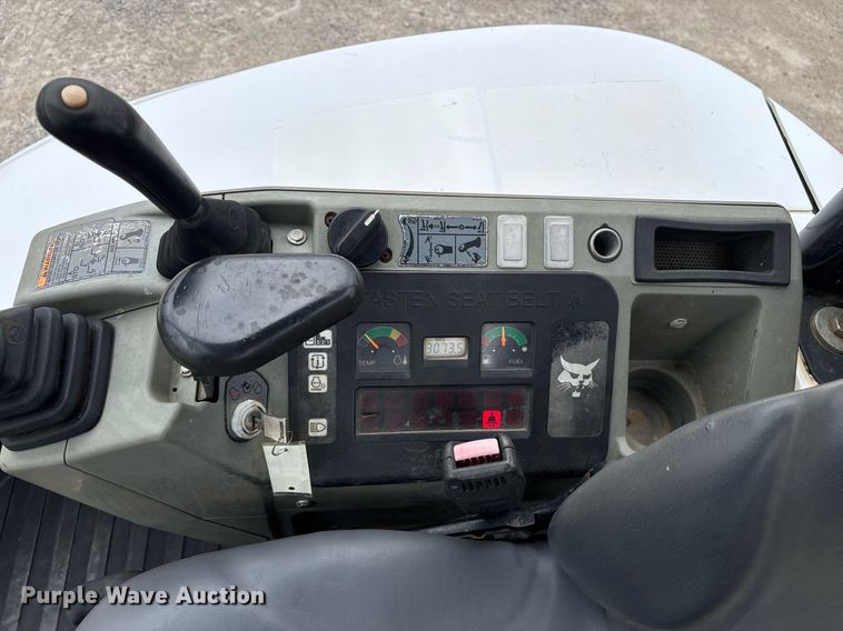 image for item EY9897 2012 Bobcat E32 mini excavator