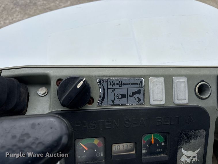 image for item EY9897 2012 Bobcat E32 mini excavator