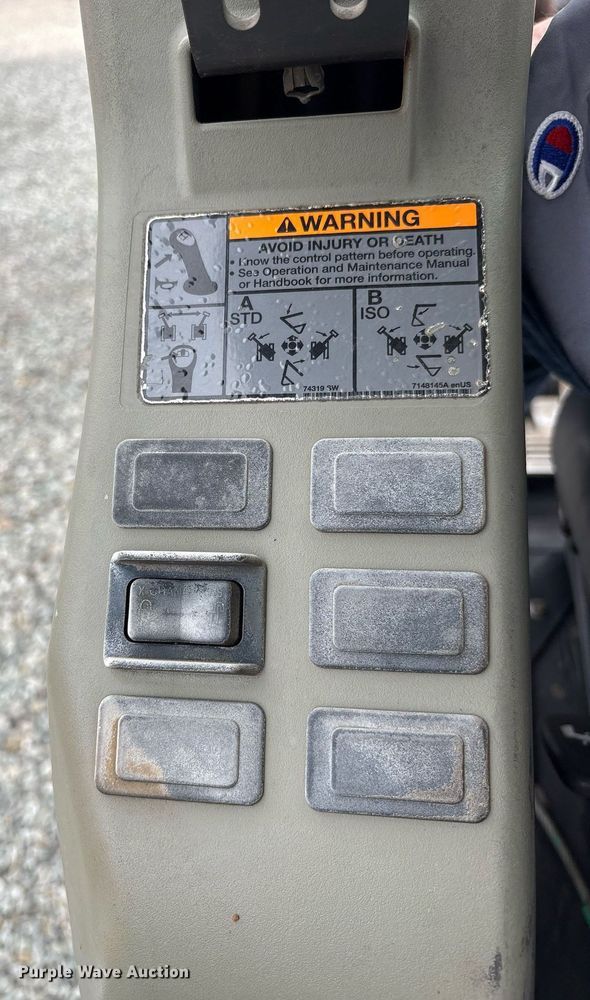 image for item EY9897 2012 Bobcat E32 mini excavator