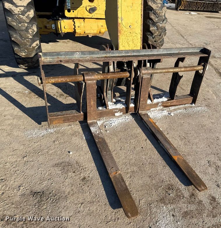 image for item LH9418 2004 Caterpillar TH460B telehandler