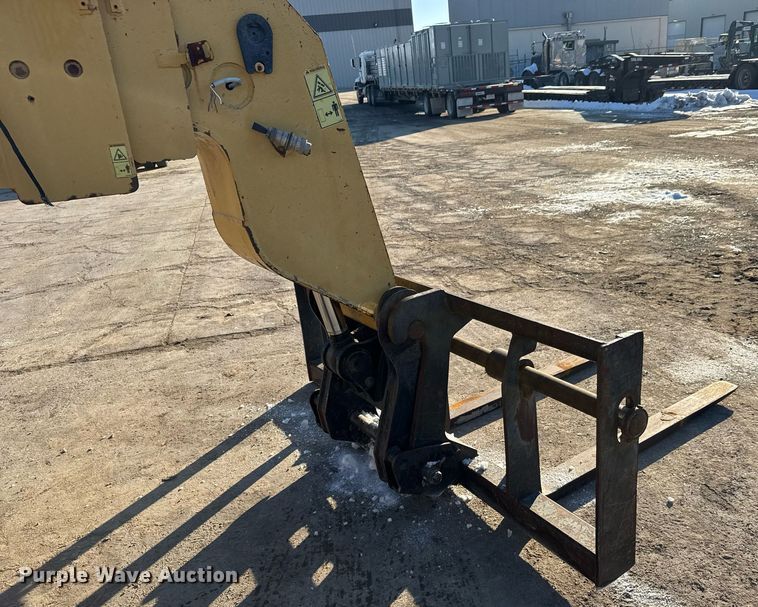 image for item LH9418 2004 Caterpillar TH460B telehandler