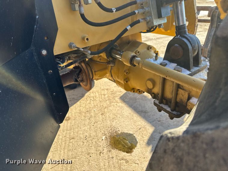 image for item LH9418 2004 Caterpillar TH460B telehandler