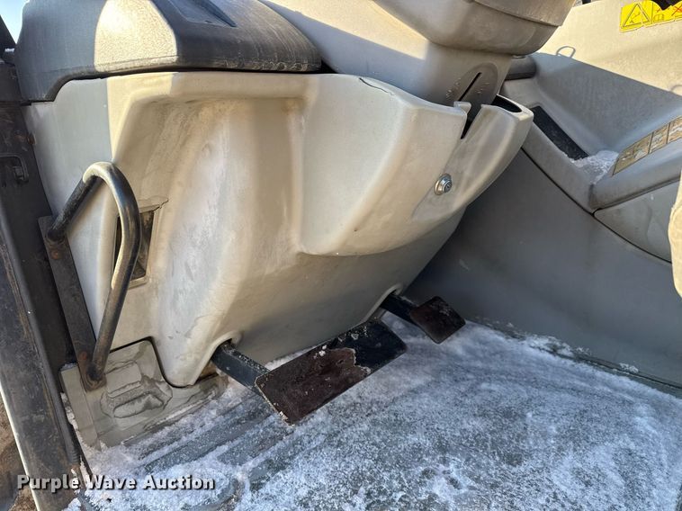 image for item LH9418 2004 Caterpillar TH460B telehandler