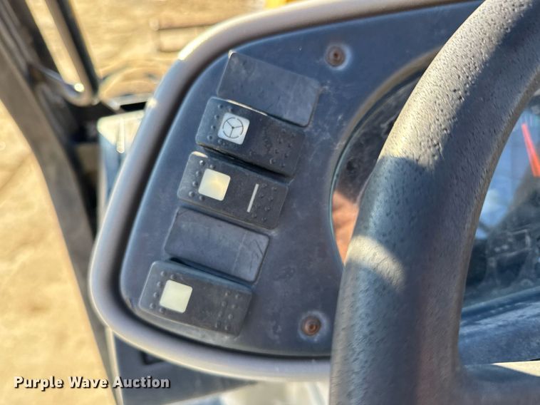 image for item LH9418 2004 Caterpillar TH460B telehandler