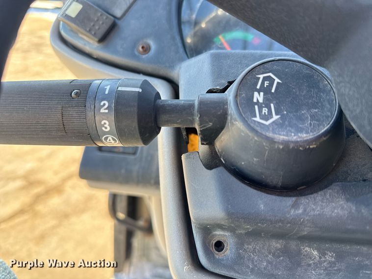 image for item LH9418 2004 Caterpillar TH460B telehandler