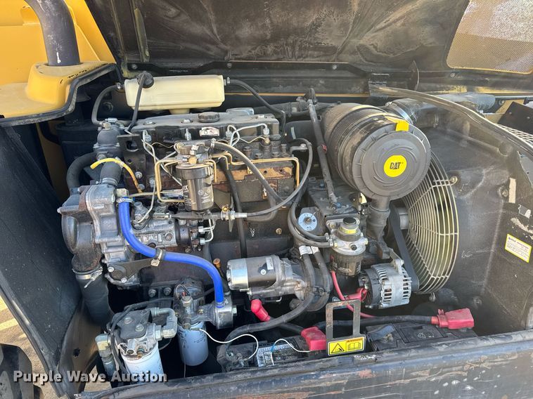 image for item LH9418 2004 Caterpillar TH460B telehandler